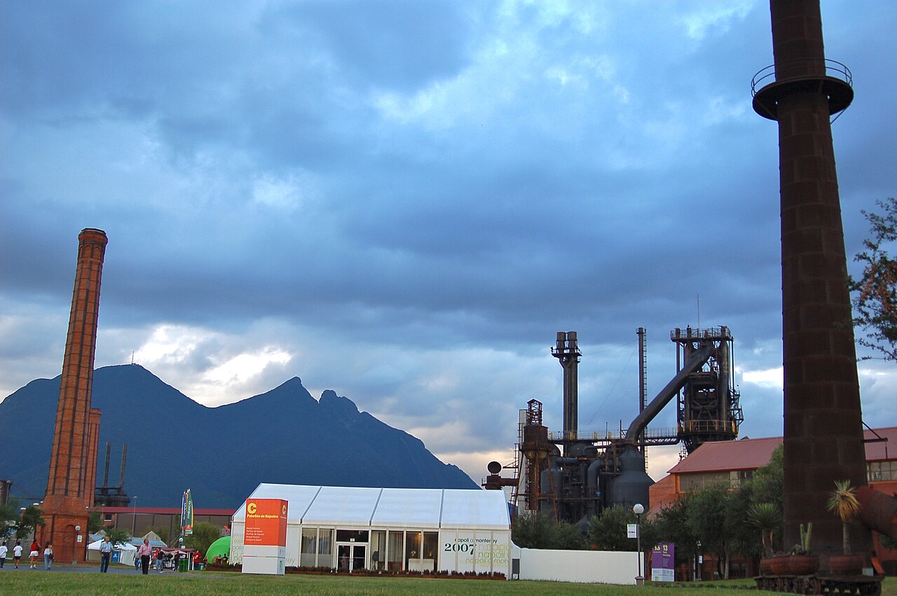 Parque Fundidora con sus hornos históricos